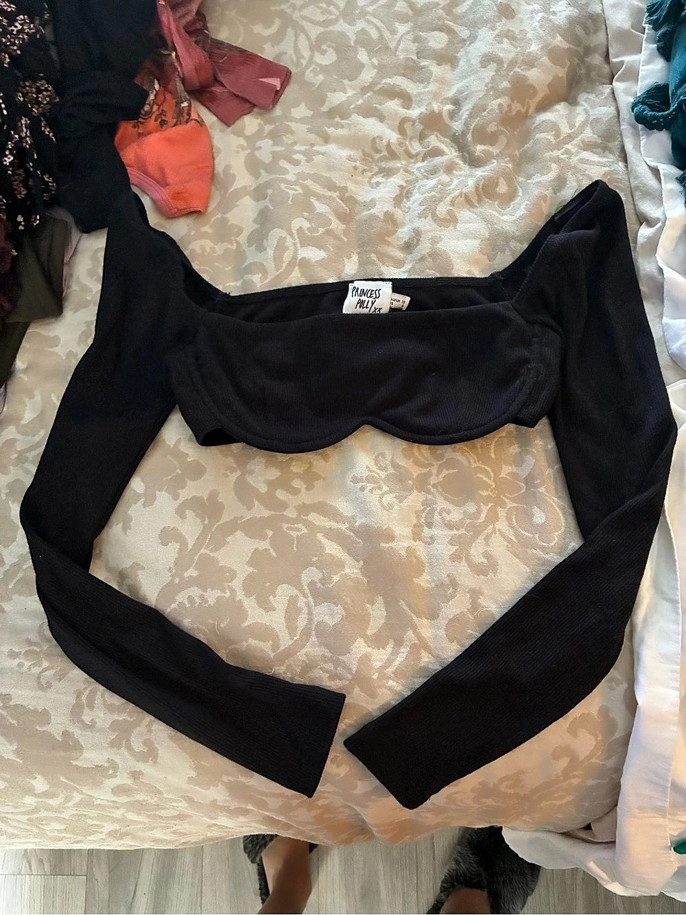 Princess Polly Long Sleeve Crop Top in Black Like New